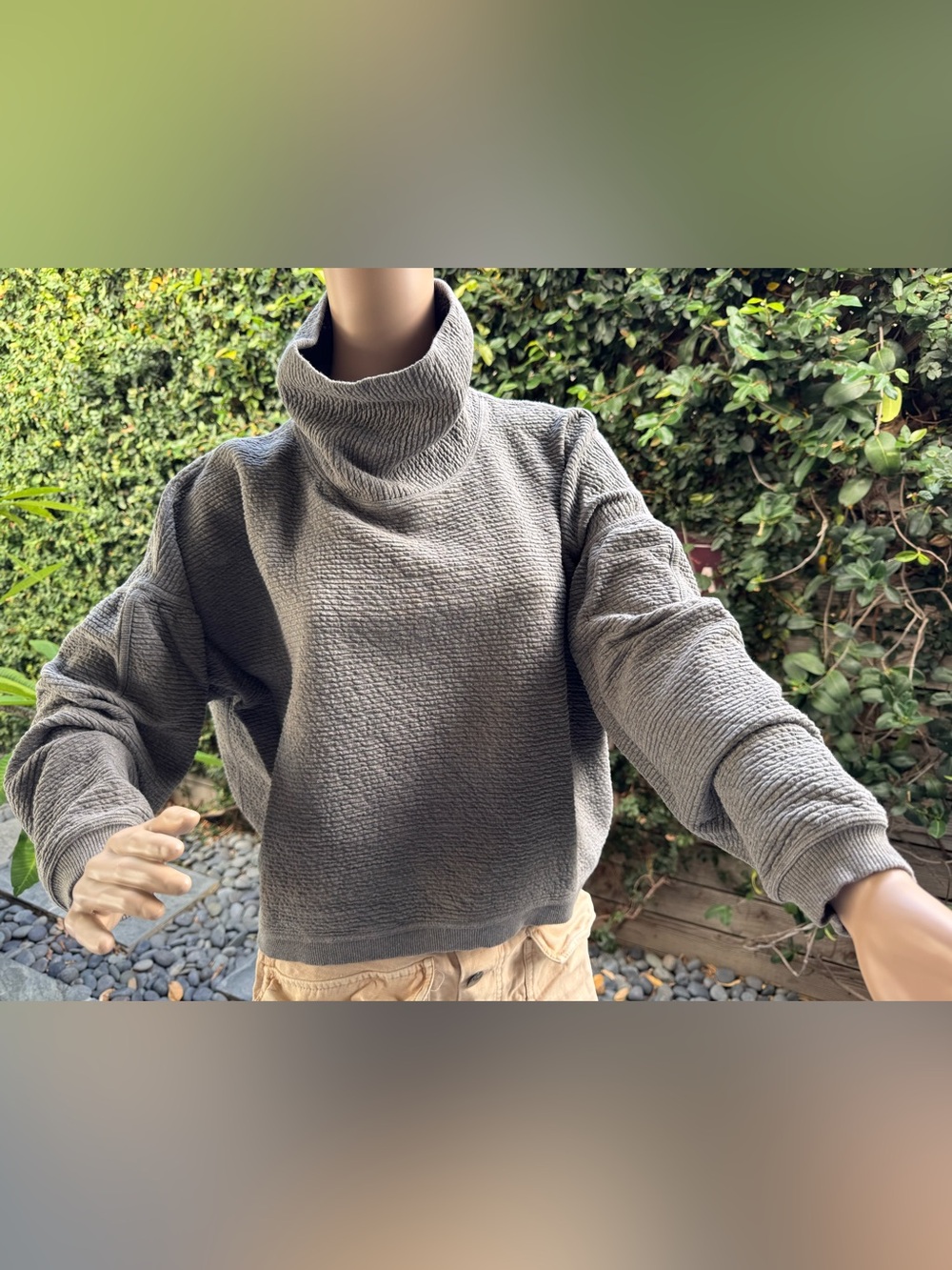 lululemon athletica Women's Khaki Gray Turtleneck pullover